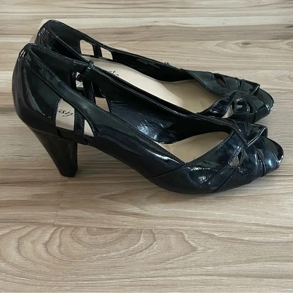 Easy Street Black Heels - Picture 2 of 7